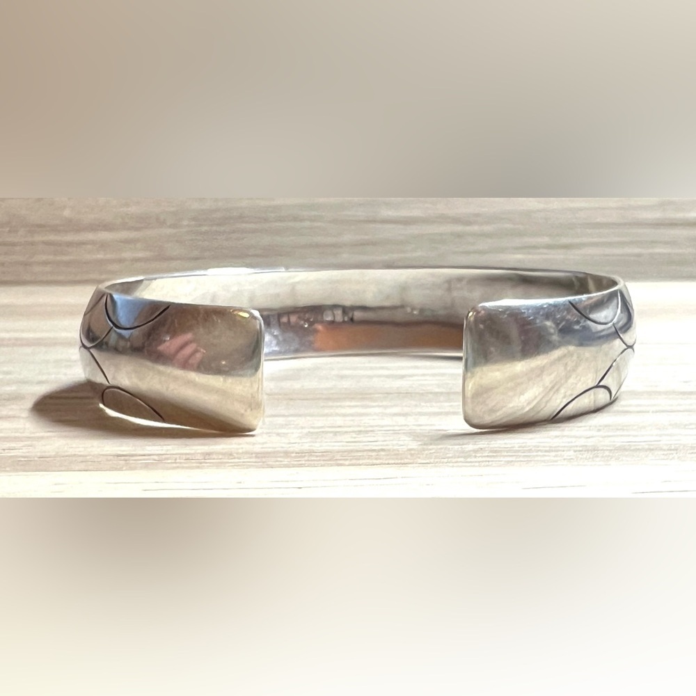 Vintage Handmade Designer Signed JH Wilson Sterling Silver Etched Cuff Bracelet - Picture 4 of 8